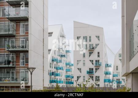 AARHUS, DENAMRK - 06. OKTOBER 2022: Iceberg, Condominium Complex am MARIANE THOMSENS GADE Hafen, Aarhus Ost. Stockfoto