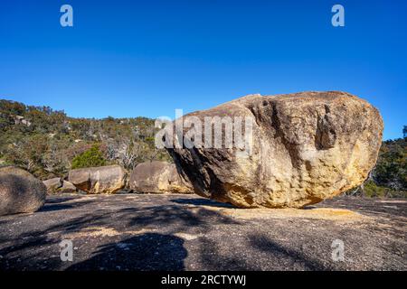 Felsen auf Granithängen über dem bald Rock Creek, The Junction, Girraween National Park, Queensland, Australien Stockfoto