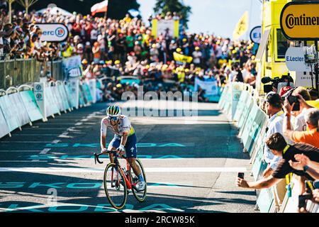 Frankreich. 16. Juli 2023. Foto von Alex Whitehead/SWpix.com - 16/07/2023 - Radfahren - 2023 Tour de France - Bühne 15: Les Gets Les Portes du Soleil zum Saint-Gervais Mont-Blanc (179km) - Mathieu Burgaudeau von TotalEnergies Credit: SWpix/Alamy Live News Stockfoto