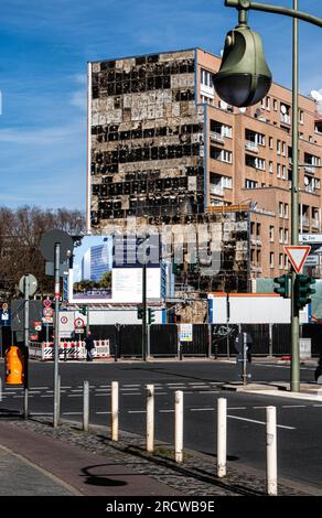 Wo einst ein Bauwerk stand, Baustelle und Umriss des vorherigen Gebäudes auf Firewall, , Budapester straße, Tiergarten, Mitte, Berlin Stockfoto