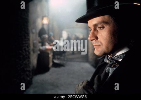 RALPH BATES IN DR JEKYLL UND SCHWESTER HYDE (1971), REGIE: ROY WARD BAKER. Kredit: HAMMER/AIP/Album Stockfoto