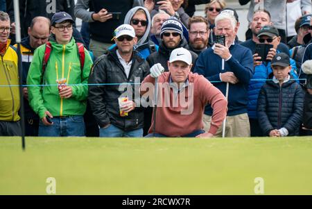 Robert McIntyre stellt beim Genesis Scottish Open 2023 im Renaissance Club in North Berwick, Schottland, Putt am 17. Loch auf Stockfoto