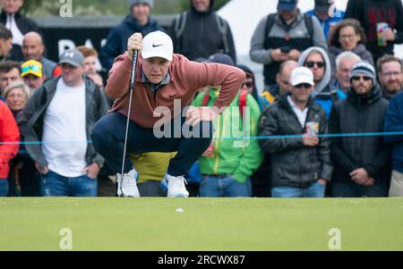 Robert McIntyre stellt beim Genesis Scottish Open 2023 im Renaissance Club in North Berwick, Schottland, Putt am 17. Loch auf Stockfoto