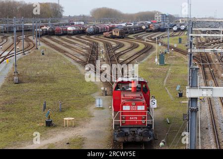 Zwijndrecht, Niederlande - 2020-12-01: Lokomotive am Rangierbahnhof Kijfhoek in Zwijndrecht, Niederlande Stockfoto