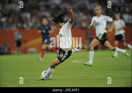 Fatmire BAJRAHEI Aktion Deutschland - Frankreich 4:2 - 5.7.2011 Fußball Frauen Weltmeisterschaft in Deutschland FIFA Women Worldcup 2011 - 26,6.-17.7.2011 Stockfoto