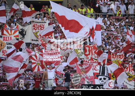 VFB Stuttgart Fans in der Cannstatter Kurve Fußball Bundesliga VFB Stuttgart - Bayer 04 Leverkusen 0:1 am 20.8.2011 Stockfoto