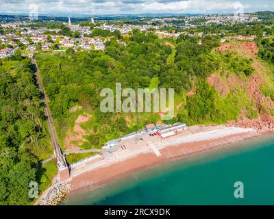 Torquay, Großbritannien. 17. Juli 2023. Die Babbacombe Cliff Railway ist nach 10-monatiger Schließung (aufgrund des Todes eines Ingenieurs) wieder in Betrieb. Kredit: Thomas Faull/Alamy Live News Stockfoto