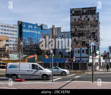 Legendäres futuristisches Wandbild von Eduardo Paolozzi, erschaffen 1976. Und vor kurzem nach dem Abriss des Gebäudes freigelegt wurden. Budapester Straße 35, Mitte, Berlin Stockfoto