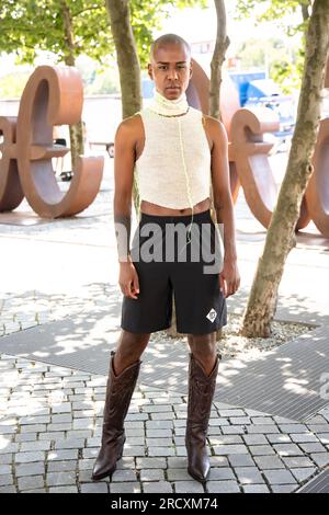 Berlin, Deutschland. 11. Juli 2023. Tarik Tesfu während der Berliner Fashion Week SS24 in Berlin am 11. Juli 2023. (Foto: Emmanuele Contini/NurPhoto) Kredit: NurPhoto SRL/Alamy Live News Stockfoto