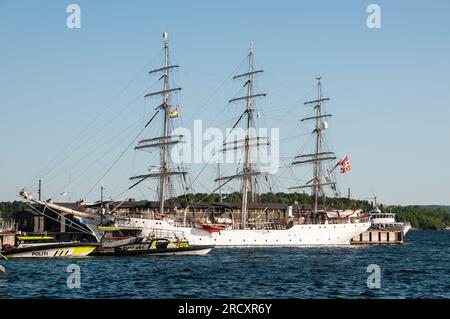 Rund um Oslo - Nahaufnahme der Takelage auf dem Christian Radich - norwegisches voll manipuliertes Schiff Stockfoto