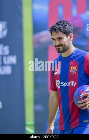 Barcelona, Esp. 17. Juli 2023. Vorstellung von Ilkay Gündoğan als neuer FC Barcelona Spieler 17. Juli 2023 Ilkay Gündoğan während seiner Präsentation als neuer FC Barcelona Spieler auf der Ciutat Esportiva Joan Gamper in Barcelona, Spanien. Kredit: Rosdemora/Alamy Live News Stockfoto