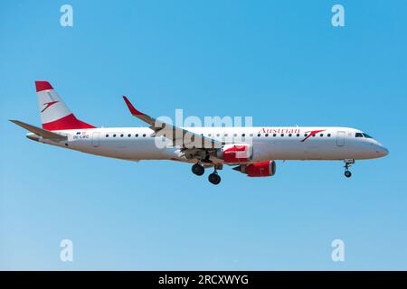 Boryspil, Ukraine - 27. August 2019: Flugzeug Embraer E195 (OE-LWC) der Austrian Airlines landet auf dem internationalen Flughafen Boryspil Stockfoto