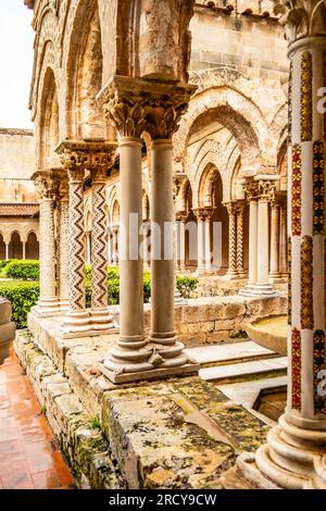 Blick auf das Kloster der Kathedrale von Monreale in Palermo, Sizilien, Italien Stockfoto