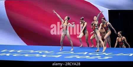 Fukuoka, Japan. 17. Juli 2023. Team Japan tritt beim künstlerischen Finale der World Aquatics Championships 2023 in Fukuoka, Japan, am 17. Juli 2023 auf. Kredit: Xia Yifang/Xinhua/Alamy Live News Stockfoto
