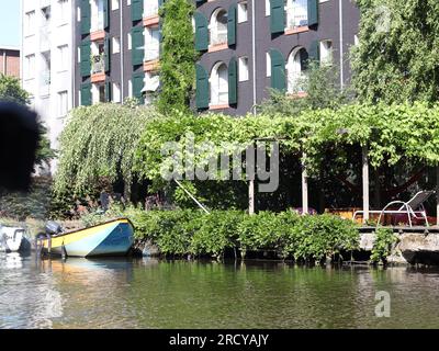 Kanal in Amsterdam, Niederlande Stockfoto