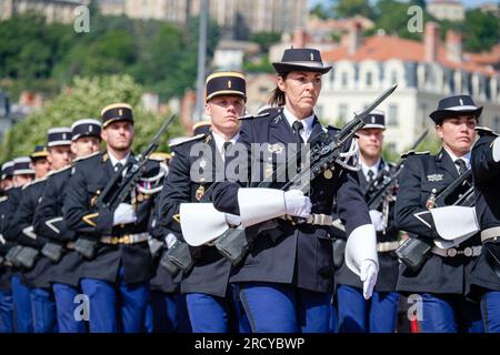 Frankreich, Lyon, 2023-07-14. 14. Juli Feiertage Parade auf dem Place Bellecour. Stockfoto