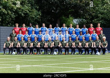 Auf L-R, Gents Torhüter Celestin De Schrevel, Gents Torhüter Paul Nardi, Gents Jordan Torunarigha, Gents Tsuyoshi Watanabe, Gents Laurent Depoitre, Gents Hugo Cuypers, Gent's Joseph Okumu, Gent's Ismaël Kandouss, Gent's Julien De Sart, Gent's Bram Lagae, Gent's Brian Agbor, Gents Torwart Davy Roef, Gents Torwart Louis Fortin, (Middle L-R), Gents Tanguy De Vuyst, Gents Keegan Roef, Gent's Samosu-Sokesosins, Garias Sokesosins, Gariesosins Sokesosins, Garias Gariesosins, Garias Sokesosins, Garias Sados Sokokesosins, Garias Gariesosins, Garias Sados Sados Sokok Gents Geschenk Emmanuel Orban, Gents Pieter Gerkens, Gents Andrew Hjulsag Stockfoto