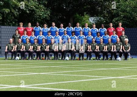 Auf L-R, Gents Torhüter Celestin De Schrevel, Gents Torhüter Paul Nardi, Gents Jordan Torunarigha, Gents Tsuyoshi Watanabe, Gents Laurent Depoitre, Gents Hugo Cuypers, Gent's Joseph Okumu, Gent's Ismaël Kandouss, Gent's Julien De Sart, Gent's Bram Lagae, Gent's Brian Agbor, Gents Torwart Davy Roef, Gents Torwart Louis Fortin, (Middle L-R), Gents Tanguy De Vuyst, Gents Keegan Roef, Gent's Samosu-Sokesosins, Garias Sokesosins, Gariesosins Sokesosins, Garias Gariesosins, Garias Sokesosins, Garias Sados Sokokesosins, Garias Gariesosins, Garias Sados Sados Sokok Gents Geschenk Emmanuel Orban, Gents Pieter Gerkens, Gents Andrew Hjulsag Stockfoto