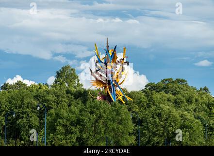 National Harbor, MD - 24. Juni 2023: Skulptur namens Reckoning vor National Harbor bei Washington DC Stockfoto