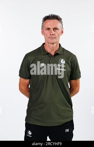 Oostakker, Belgien. 17. Juli 2023. Gents Trainer Francky Vandendriessche posiert für ein Porträtfoto beim Fotoshooting der Saison 2023-2024 des belgischen Jupiler Pro League-Teams KAA Gent, Montag, den 17. Juli 2023 in Oostakker. BELGA FOTO KURT DESPLENTER Kredit: Belga News Agency/Alamy Live News Stockfoto