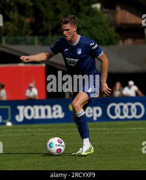 17. Juli 2023, Langauer Sportstadion, Kitzbuhl, TSG Hoffenheim Trainingslager in Kitzbuhl 2023, im Bild Marius Bulter (Hoffenheim) Stockfoto