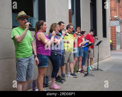 Drop the Mic A Capella Street Performers in Frederick, Maryland, 3. Juni 2023, © Katharine Andriotis Stockfoto