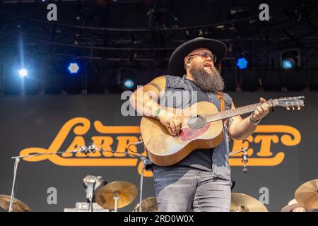 Chicago, USA. 16. Juli 2023. Larry Fleet während des Windy City Smokeout Music Festivals am 16. Juli 2023 in Chicago, Illinois (Foto: Daniel DeSlover/Sipa USA) Guthaben: SIPA USA/Alamy Live News Stockfoto