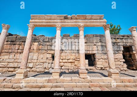 Burdur, Türkei - 16. Juli 2023: Agora und Säulenstraße mit korinthischer Ordnung in Kibyra Antike City Stockfoto