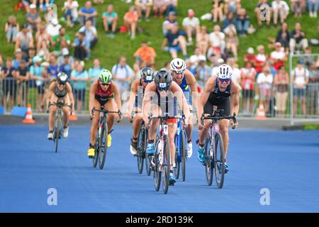 Solveig Loveseth (Norwegen), Kaidi Kivioja (Estland). Triathlon-Frauen. Europameisterschaft München 2022 Stockfoto