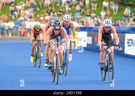 Solveig Loveseth (Norwegen), Kaidi Kivioja (Estland). Triathlon-Frauen. Europameisterschaft München 2022 Stockfoto