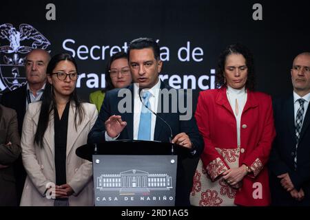 Bogota, Kolumbien. 17. Juli 2023. Transparenzsekretär Andres Idarraga Franco spricht am 17. Juli 2023 in Bogota Kolumbien auf einer Pressekonferenz über Straflosigkeit wegen Korruptionsvorwürfen in Kolumbien. Foto: Daniel Romero/Long Visual Press Credit: Long Visual Press/Alamy Live News Stockfoto