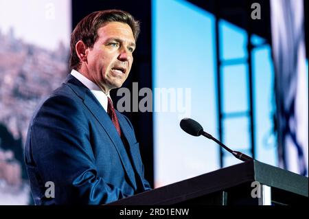 Arlington, Usa. 17. Juli 2023. Florida Governor Ron DeSantis (R-FL) spricht auf der Christen United for Israel (CUFI) Konferenz im Crystal Gateway Marriott in Arlington. Kredit: SOPA Images Limited/Alamy Live News Stockfoto