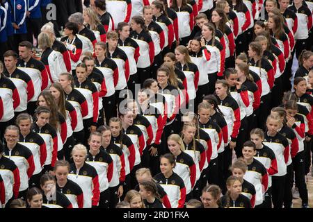 World Jump Rope Championships, Colorado Springs, Colorado, USA. 17. Juli 2023. Bei der Eröffnungszeremonie stellen sich deutsche Athleten auf die Zeremonie. Kredit: Casey B. Gibson/Alamy Live News Stockfoto