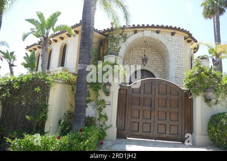 Pacific Palisades, Kalifornien, USA 16. Juli 2023 Basketballspieler Kobe Bryant's First Home in LA, 1545 Lachman Lane am 16. Juli 2023 in Pacific Palisades, Kalifornien, USA. Foto: Barry King/Alamy Stock Photo Stockfoto