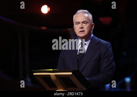 Dateifoto vom 27. Oktober 01/2020 von Huw Edwards. Die BBC-Führer sollen im Parlament über die „Angemessenheit“ der Governance-Regelungen des Unternehmens nach dem Edwards-Furore gegrüßt werden. Generaldirektor Tim Davie, amtierende Vorsitzende Dame Elan Closs Stephens und Leiterin der Politik Clare Sumner werden am Dienstag vor einer im Voraus vereinbarten Sitzung des House of Lords' Communications and Digital Committee stehen. Ausgabedatum: Dienstag, 18. Juli 2023. Stockfoto