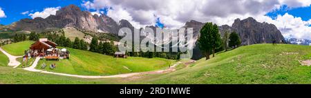 Atemberaubendes Panorama der wunderschönen Alpenberge Dolomiten, Val Gardena Ski Resort in Südtirol in Norditalien. Alpine Naturlandschaft Stockfoto