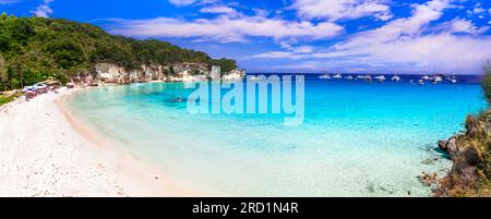 Griechenland. Antipaxos Island - kleine wunderschöne ionische Insel mit herrlichen weißen Stränden und tyrquoisem Meer. Blick auf den atemberaubenden Strand von Voutoumi Stockfoto