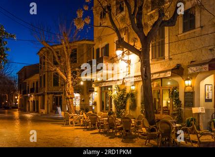 Geografie/Reise, Spanien, Mallorca, Valldemossa, Café-Abend in der Altstadt von Valldemossa, ZUSÄTZLICHE-RECHTE-FREIGABE-INFO-NICHT-VERFÜGBAR Stockfoto