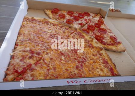 Malibu, Kalifornien, USA 16. Juli 2023 DÕAmoreÕs Pizza in Malibu, Kalifornien, USA. Foto: Barry King/Alamy Stock Photo Stockfoto