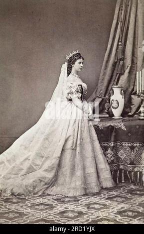 Elisabeth (Sissi), Imperatrice d'Autriche - Kaiserin Elisabeth von Österreich-Ungarn (1837-1898). Photo de Emil Rabending en 1867 Stockfoto