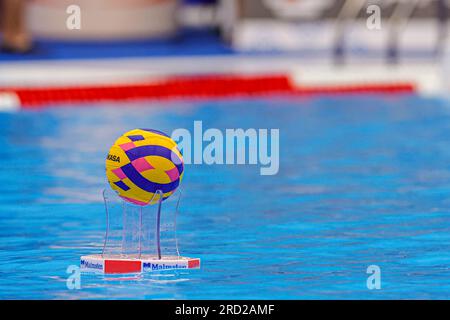 Fukuoka, Japan. 18. Juli 2023. FUKUOKA, JAPAN - 18. JULI: matchball während der Wasserweltmeisterschaft 2023 Frauen-Wasserpolo-Spiel zwischen Japan und Ungarn am 18. Juli 2023 in Fukuoka, Japan (Foto von Albert Ten Hove/Orange Pictures). Guthaben: Orange Pics BV/Alamy Live News Stockfoto