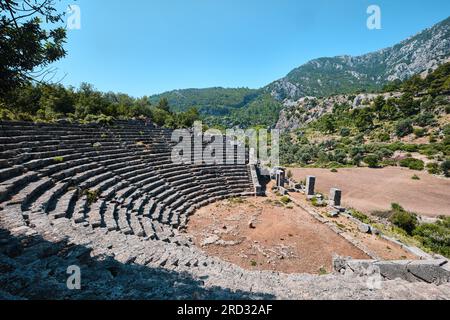 Mugla, Türkei - 19. Juli 2023: Theater in der antiken Stadt Pinara Stockfoto