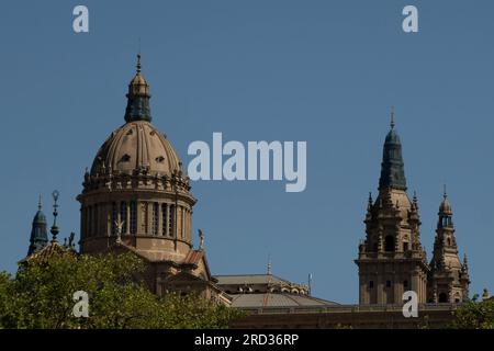Blick auf den palast von montjuic barcelona von der Busrundfahrt Stockfoto
