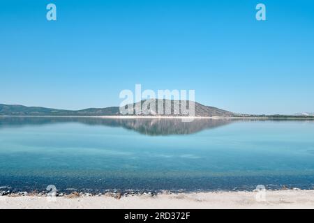 Burdur, Türkei - 15. Juli 2023: Blick auf den Salda-See Stockfoto