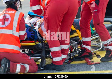 Italien, lombardei, Croce Rossa Italiana, Notfallmedizin Unfalldemonstration Stockfoto