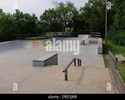Lawrence, Kansas - 17. Juli 2023: Centennial Skate Park auf der ROCKLEDGE Road in Lawrence, KS Stockfoto