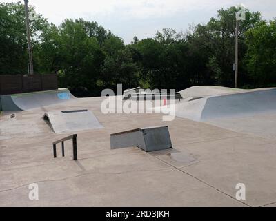 Lawrence, Kansas - 17. Juli 2023: Centennial Skate Park auf der ROCKLEDGE Road in Lawrence, KS Stockfoto