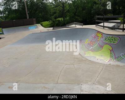 Lawrence, Kansas - 17. Juli 2023: Centennial Skate Park auf der ROCKLEDGE Road in Lawrence, KS Stockfoto