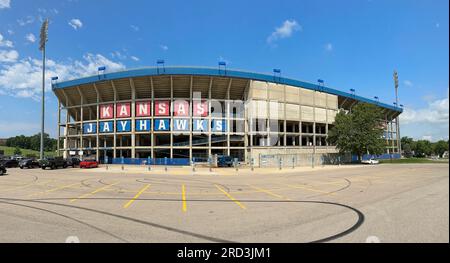 Lawrence, Kansas - 17. Juli 2023: University of Kansas - David Booth Kansas Memorial Stadium Stockfoto