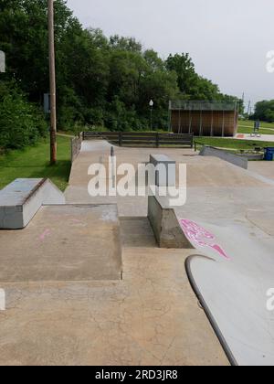 Lawrence, Kansas - 17. Juli 2023: Centennial Skate Park auf der ROCKLEDGE Road in Lawrence, KS Stockfoto